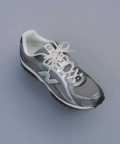 NEW BALANCE(ニューバランス)の「204L(スニーカー・メンズ・シルバー/シルバー系その他・22.5cm/23.0cm/23.5cm/24.0cm/24.5cm/25.0cm/25.5cm/26.0cm/26.5cm/27.0cm/27.5cm/28.0cm/28.5cm/29.0cm)」の17枚目の写真
