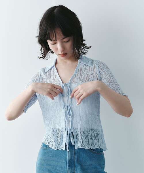 EMMEL REFINES(エメルリファインズ)の「<EMMEL REFINES>カットレース リボン トップス(Tシャツ/カットソー・レディース・ライトブルー/ブラック/オフホワイト・FREE)」の1枚目の写真