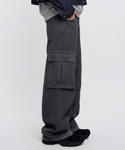 DWSE(ディーダブリューエスイー)の「カーゴワイドバルーンパンツ(チャコール)(その他パンツ・メンズ・その他・SMALL/MEDIUM/LARGE/X-LARGE)」の2枚目の写真