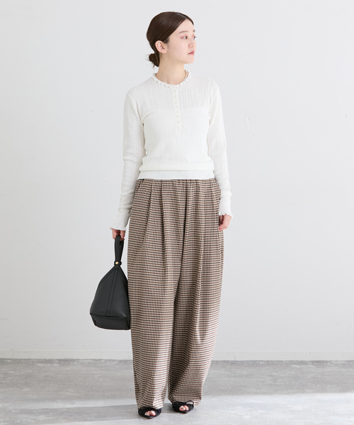 IENA(イエナ)の「THE M ワイドタックパンツ(その他パンツ・レディース・ベージュ系その他・34/36/38)」の3枚目の写真