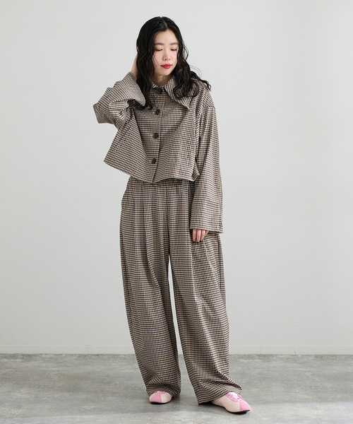 IENA(イエナ)の「THE M ワイドタックパンツ(その他パンツ・レディース・ベージュ系その他・34/36/38)」の9枚目の写真