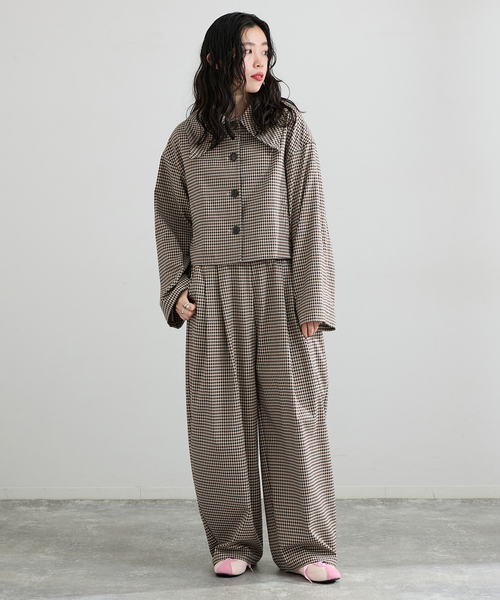 IENA(イエナ)の「THE M ワイドタックパンツ(その他パンツ・レディース・ベージュ系その他・34/36/38)」の10枚目の写真