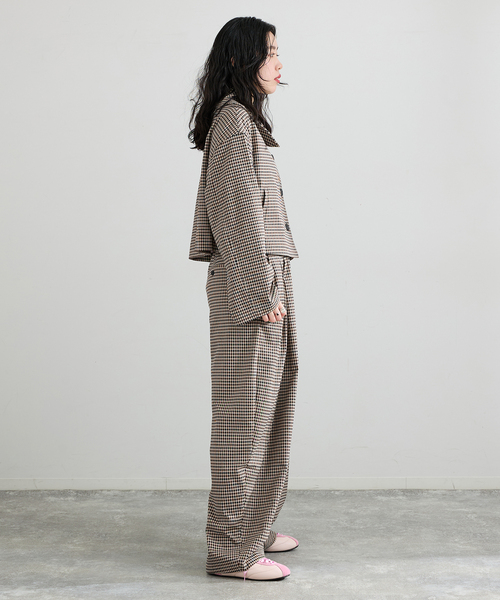 IENA(イエナ)の「THE M ワイドタックパンツ(その他パンツ・レディース・ベージュ系その他・34/36/38)」の12枚目の写真