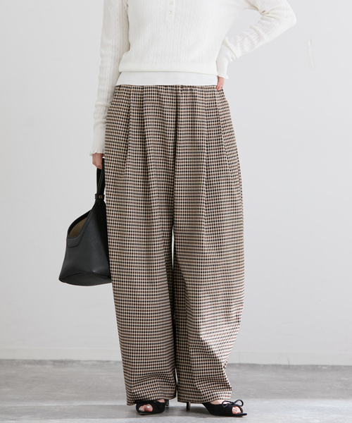 IENA(イエナ)の「THE M ワイドタックパンツ(その他パンツ・レディース・ベージュ系その他・34/36/38)」の13枚目の写真