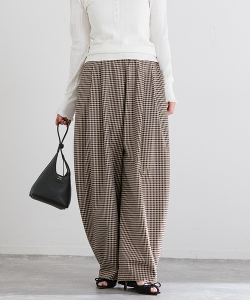 IENA(イエナ)の「THE M ワイドタックパンツ(その他パンツ・レディース・ベージュ系その他・34/36/38)」の14枚目の写真