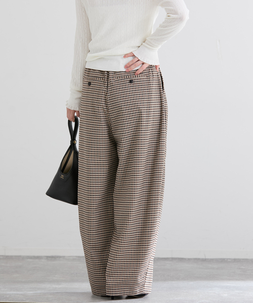 IENA(イエナ)の「THE M ワイドタックパンツ(その他パンツ・レディース・ベージュ系その他・34/36/38)」の16枚目の写真