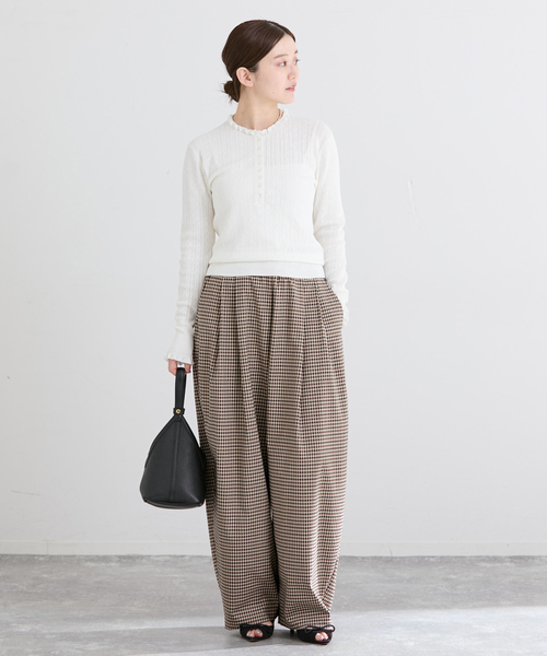 IENA(イエナ)の「THE M ワイドタックパンツ(その他パンツ・レディース・ベージュ系その他・34/36/38)」の21枚目の写真