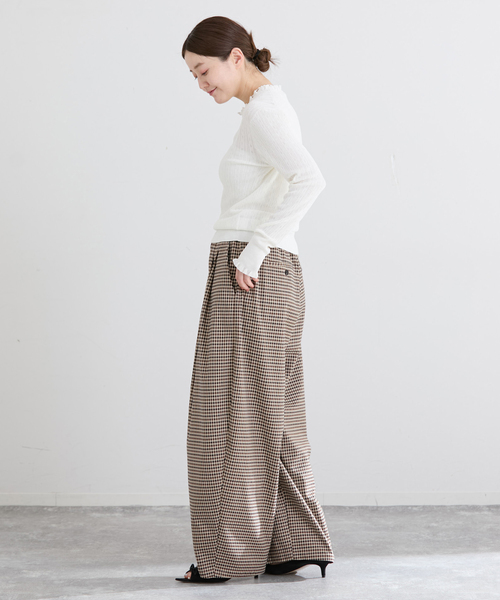 IENA(イエナ)の「THE M ワイドタックパンツ(その他パンツ・レディース・ベージュ系その他・34/36/38)」の22枚目の写真