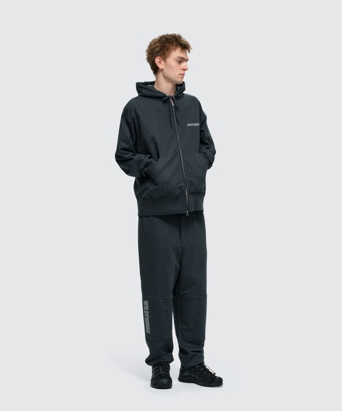 WILD THINGS（ワイルドシングス）の「トレーニングスウェットパーカー│TRAINING SWEAT PARKA（パーカー・メンズ・グレー/グリーン系その他/ブラック・M/L/XL/S）」の3枚目の写真