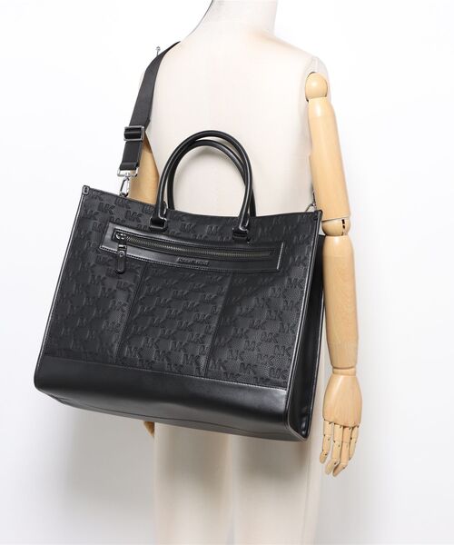 MICHAEL KORS(マイケルコース)の「JET SET ロゴエンボス レザー トートバッグ(トートバッグ・メンズ・ブラック・FREE)」の9枚目の写真