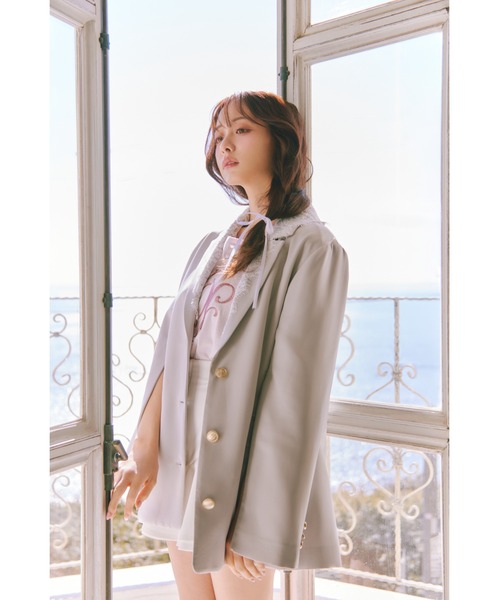 rienda（リエンダ）の「【森香澄さん着用】レースディティール2WAYテーラードジャケット 春服（テーラードジャケット・レディース・ライトイエロー/ブルー系その他3/サンドグレー・SMALL/MEDIUM）」の2枚目の写真