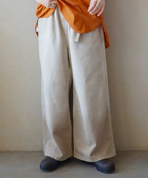 JOURNAL STANDARD LUXE（ジャーナルスタンダード　ラックス）の「オーバーダイ タックワークパンツ（その他パンツ・レディース・ベージュ・SMALL/MEDIUM）」の8枚目の写真