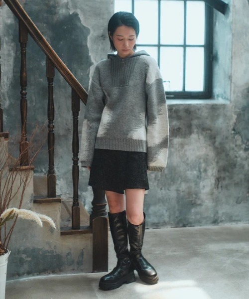 Etrarium（エトラリウム）の「静寂と青 Knit Zip Hoodie（ニット/セーター・レディース・グレー×ホワイト・FREE）」の3枚目の写真