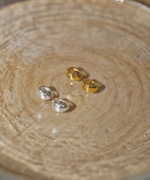TODAYFUL(トゥデイフル)の「TODAYFUL Petit Curvy Pierce プチカーヴィーピアス/12690903(ピアス(両耳用)・レディース・ゴールド/シルバー・ONE SIZE)」の8枚目の写真