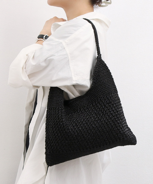 cache cache(カシュ カシュ)の「カシュカシュ cachecache / メタリックコード柄編みワンハンドルトート(かごバッグ・レディース・ブラック/シルバー系その他/シルバー・FREE)」の2枚目の写真