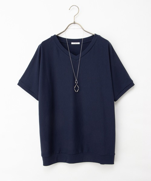 Honeys(ハニーズ)の「【ハニさら・接触冷感・UVカット・遮熱】アクセ付ドルマントップス(Tシャツ/カットソー・レディース・レッド/ベージュ/ネイビー/ブルーグリーン/ブラック/アイボリー/ブラウン・M/LL/L)」の11枚目の写真