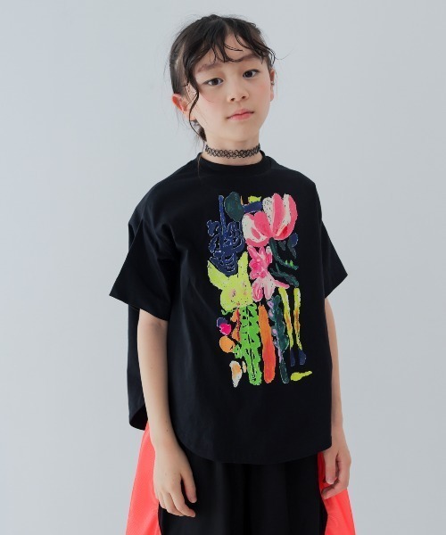 unica（ユニカ）の「フラワーアートサークルTシャツ（Tシャツ/カットソー・キッズ・ピンク/ブラック/オフホワイト・S/M/L/XL）」の2枚目の写真