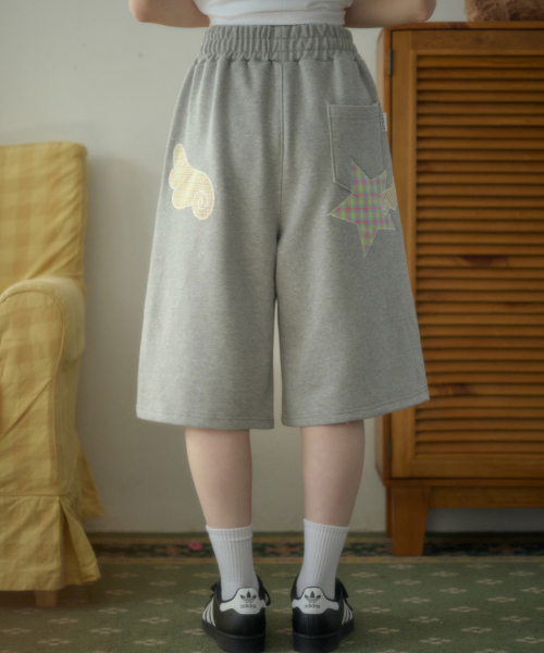 ambler(エムブラー)の「エンジェルスター パッチ バermudaパンツ バermudaワンタック スウェット ショートパンツ ASP901 (メランジ)(その他パンツ・レディース・その他・MEDIUM/LARGE)」の1枚目の写真