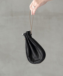 Iroquois（イロコイ）の「SENTI センティ / Dyneema Leather MEDICINE BAG M / 超軽量ダイニーマレザー メディスンバッグ M / 3039（ショルダーバッグ）」