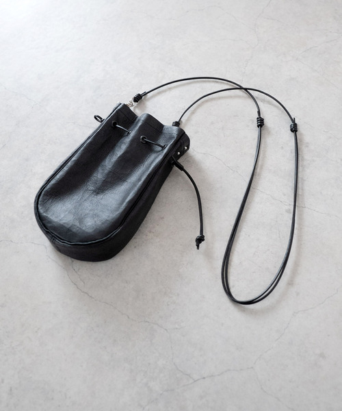 Senti(センティ)の「SENTI センティ / Dyneema Leather MEDICINE BAG M / 超軽量ダイニーマレザー メディスンバッグ M / 3039(ショルダーバッグ・メンズ・ブラック系その他/ブラック・FREE)」の7枚目の写真