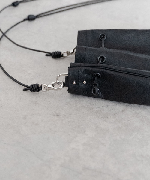 Senti(センティ)の「SENTI センティ / Dyneema Leather MEDICINE BAG M / 超軽量ダイニーマレザー メディスンバッグ M / 3039(ショルダーバッグ・メンズ・ブラック系その他/ブラック・FREE)」の9枚目の写真
