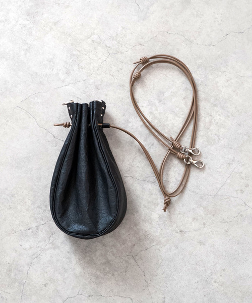Senti(センティ)の「SENTI センティ / Dyneema Leather MEDICINE BAG M / 超軽量ダイニーマレザー メディスンバッグ M / 3039(ショルダーバッグ・メンズ・ブラック系その他/ブラック・FREE)」の15枚目の写真