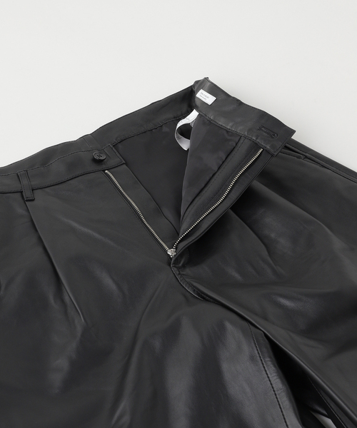 JOURNAL STANDARD(ジャーナルスタンダード)の「ラム レザー レザー 2トーン パネル クォーター パンツ(その他パンツ・メンズ・ブラック・MEDIUM/LARGE)」の3枚目の写真