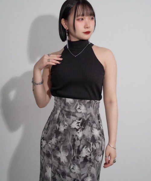 Mavie..7(メヴィセットゥ)の「【Mavie..7】カップ付きテレコホルターネックインナー(キャミソール・レディース・ブラック・FREE)」の3枚目の写真