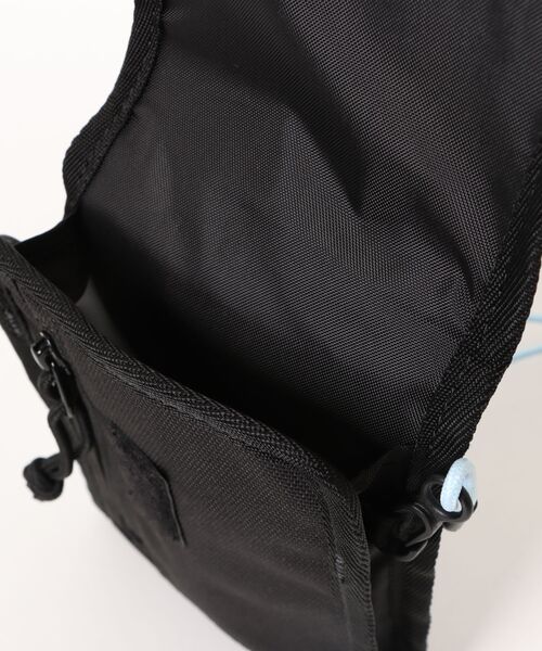 NEW ERA(ニューエラ)の「【NEW ERA/ニューエラ】スクエアネックポーチ 0.3L ちいかわ / ちいかわ・ハチワレ・うさぎ ブラック(ショルダーバッグ・レディース・ブラック・FREE)」の4枚目の写真