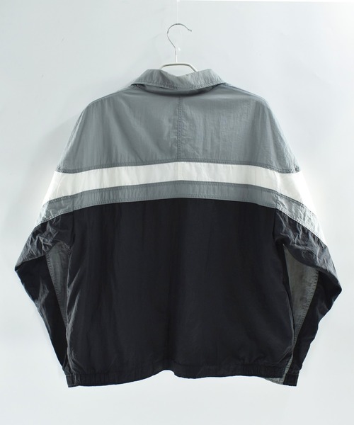 NIKE（ナイキ）の「【USED】90’s NIKE ナイロン コーチジャケット（ナイロンジャケット・メンズ・グレー・LARGE）」の17枚目の写真