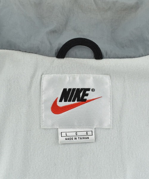 NIKE（ナイキ）の「【USED】90’s NIKE ナイロン コーチジャケット（ナイロンジャケット・メンズ・グレー・LARGE）」の12枚目の写真