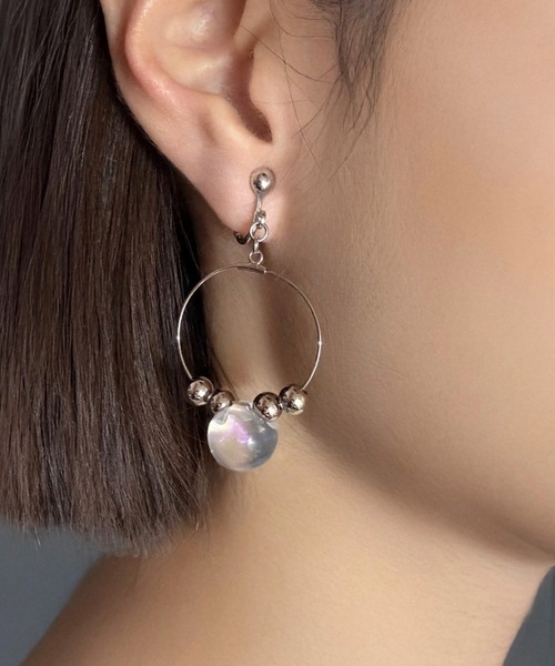 tone(トーン)の「【As】【金属アレルギー対応】NO.207 ドイツ製アクリルクリアビーズ×銅玉デザイン フープイヤリング(ニッケルフリー)(MA)(イヤリング・レディース・ゴールド系2/ゴールド/シルバー/シルバー系2・FREE)」の3枚目の写真