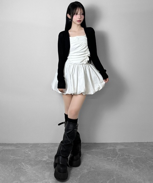 FOLLOWIN(フォロウィン)の「【バラマフラー付き】ギャザーラインバルーンミニワンピース(ワンピース・レディース・ブラック/ホワイト・FREE)」の13枚目の写真