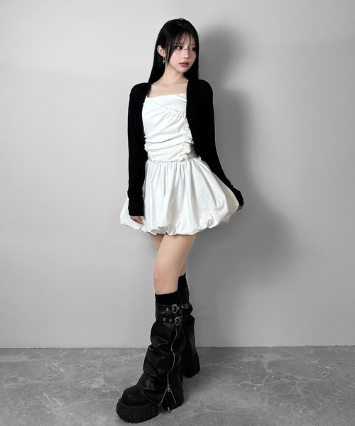 FOLLOWIN(フォロウィン)の「【バラマフラー付き】ギャザーラインバルーンミニワンピース(ワンピース・レディース・ブラック/ホワイト・FREE)」の15枚目の写真
