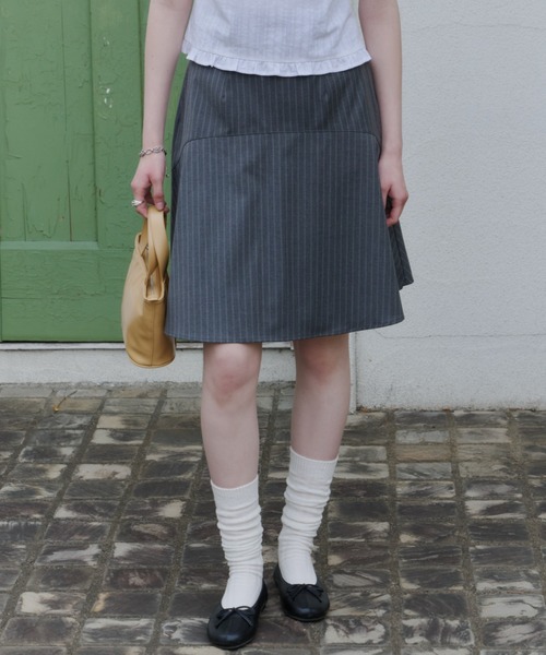 GIUNON（ジウノン）の「midi switching stripe skirt / ミディスイッチングストライプスカート（スカート・レディース・ブラック/グレー・0/1）」の12枚目の写真