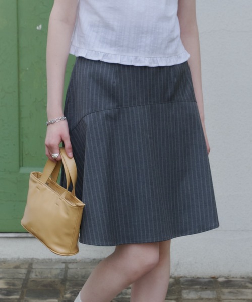 GIUNON（ジウノン）の「midi switching stripe skirt / ミディスイッチングストライプスカート（スカート・レディース・ブラック/グレー・0/1）」の13枚目の写真
