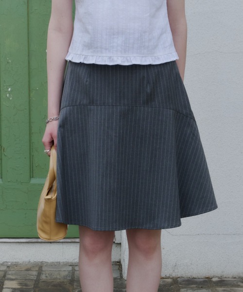 GIUNON（ジウノン）の「midi switching stripe skirt / ミディスイッチングストライプスカート（スカート・レディース・ブラック/グレー・0/1）」の4枚目の写真