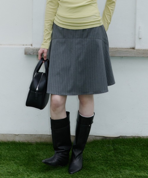 GIUNON（ジウノン）の「midi switching stripe skirt / ミディスイッチングストライプスカート（スカート・レディース・ブラック/グレー・0/1）」の6枚目の写真