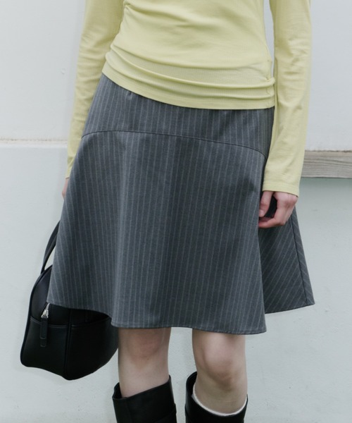 GIUNON（ジウノン）の「midi switching stripe skirt / ミディスイッチングストライプスカート（スカート・レディース・ブラック/グレー・0/1）」の8枚目の写真