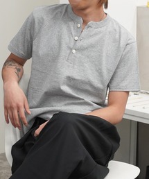 GLARE（グレア）の「【GLARE】クロップド ヘンリーネックTシャツ / 短丈 ユニセックス / Cropped Henley-Neck T-Shirt（Tシャツ/カットソー）」