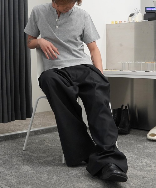 GLARE(グレア)の「【GLARE】クロップド ヘンリーネックTシャツ / 短丈 ユニセックス / Cropped Henley-Neck T-Shirt(Tシャツ/カットソー・メンズ・グレー/スミクロ/ナチュラル/ブラック・S/XL/L/M)」の22枚目の写真