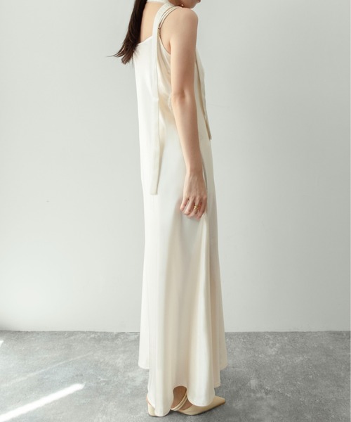 on:nue（オンニュ）の「【on:nue】[2種類タイ付]サテンタイレースキャミワンピース /2026 SS COLLECTION（ワンピース・レディース・ブラック/アイボリー/ブラウン/グレー・FREE）」の8枚目の写真