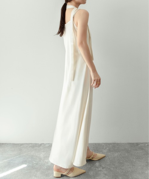 on:nue（オンニュ）の「【on:nue】[2種類タイ付]サテンタイレースキャミワンピース /2026 SS COLLECTION（ワンピース・レディース・ブラック/アイボリー/ブラウン/グレー・FREE）」の9枚目の写真