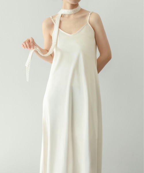 on:nue（オンニュ）の「【on:nue】[2種類タイ付]サテンタイレースキャミワンピース /2026 SS COLLECTION（ワンピース・レディース・ブラック/アイボリー/ブラウン/グレー・FREE）」の13枚目の写真