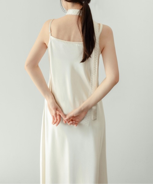on:nue（オンニュ）の「【on:nue】[2種類タイ付]サテンタイレースキャミワンピース /2026 SS COLLECTION（ワンピース・レディース・ブラック/アイボリー/ブラウン/グレー・FREE）」の16枚目の写真