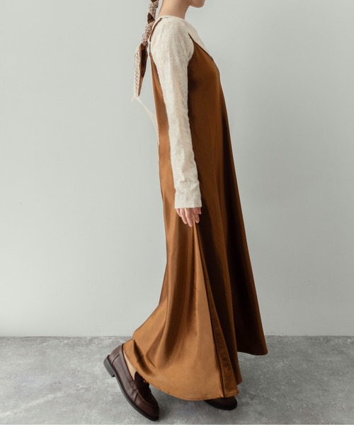 on:nue（オンニュ）の「【on:nue】[2種類タイ付]サテンタイレースキャミワンピース /2026 SS COLLECTION（ワンピース・レディース・ブラック/アイボリー/ブラウン/グレー・FREE）」の21枚目の写真