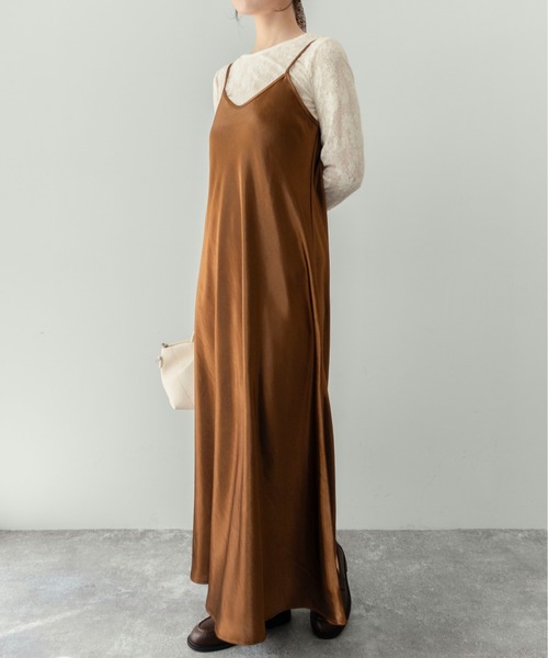 on:nue（オンニュ）の「【on:nue】[2種類タイ付]サテンタイレースキャミワンピース /2026 SS COLLECTION（ワンピース・レディース・ブラック/アイボリー/ブラウン/グレー・FREE）」の22枚目の写真