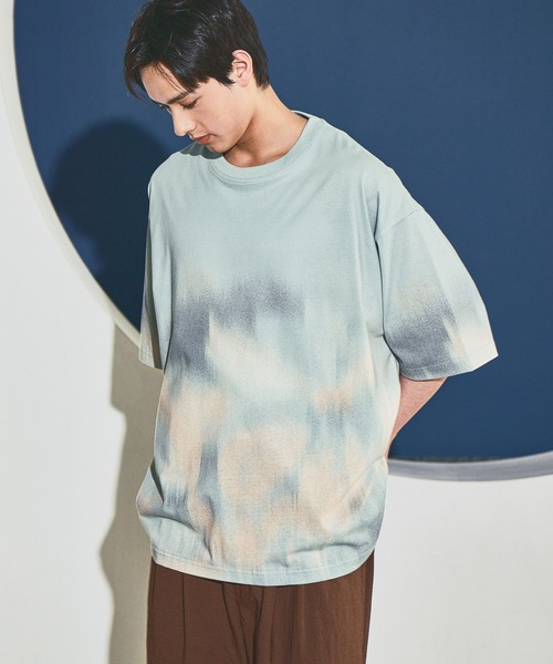 niko and...(ニコアンド)の「段染め風 柄Tシャツ(Tシャツ/カットソー・メンズ・ベージュ/ダークグレー/ライトブルー・MEDIUM/LARGE)」の3枚目の写真