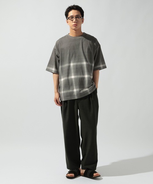 niko and...(ニコアンド)の「段染め風 柄Tシャツ(Tシャツ/カットソー・メンズ・ベージュ/ダークグレー/ライトブルー・MEDIUM/LARGE)」の4枚目の写真