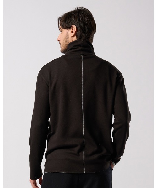 wjk（ダヴルジェイケイ）の「back boa cut-off highneck（Tシャツ/カットソー・メンズ・チャコールグレー/ブラック/ホワイト・LARGE/MEDIUM/SMALL/X-LARGE）」の4枚目の写真